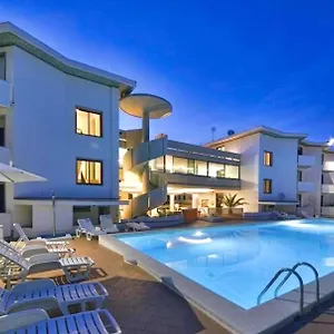 Residence Marina Di Cecina Hotel apartamentowy